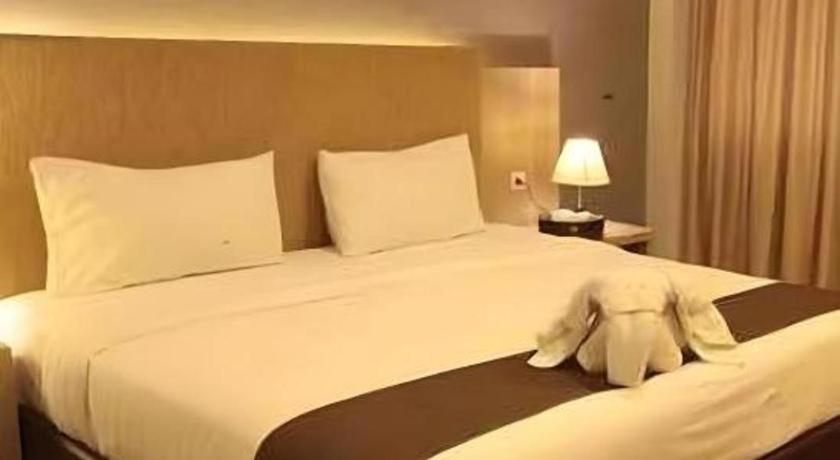 Asoka Luxury Hotel Bandar Lampung Exteriör bild