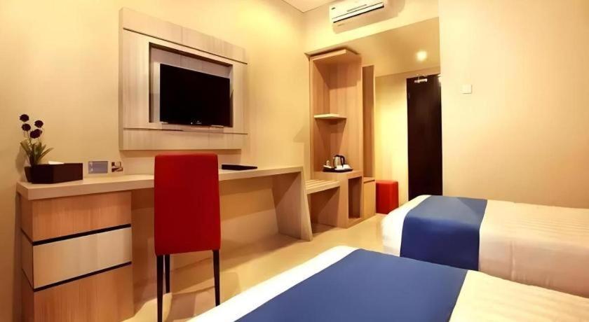 Asoka Luxury Hotel Bandar Lampung Exteriör bild