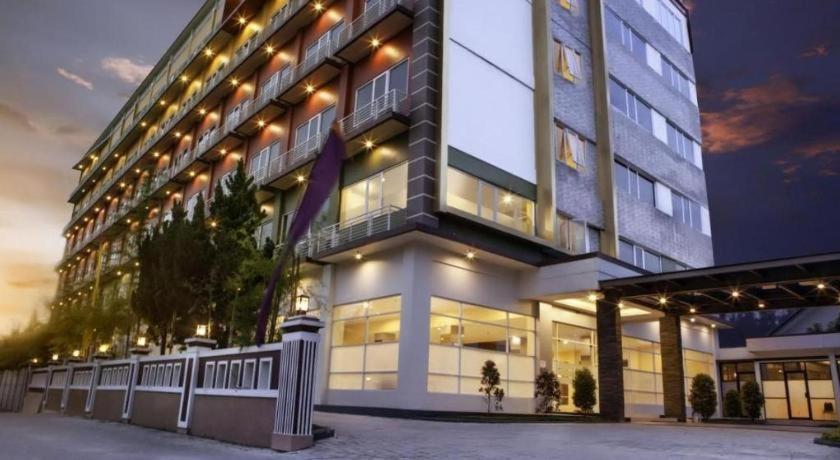Asoka Luxury Hotel Bandar Lampung Exteriör bild
