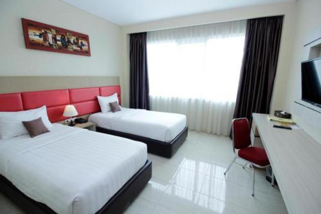 Asoka Luxury Hotel Bandar Lampung Exteriör bild
