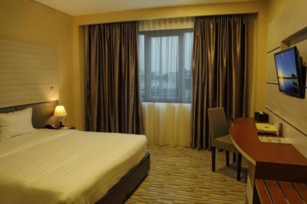 Asoka Luxury Hotel Bandar Lampung Exteriör bild