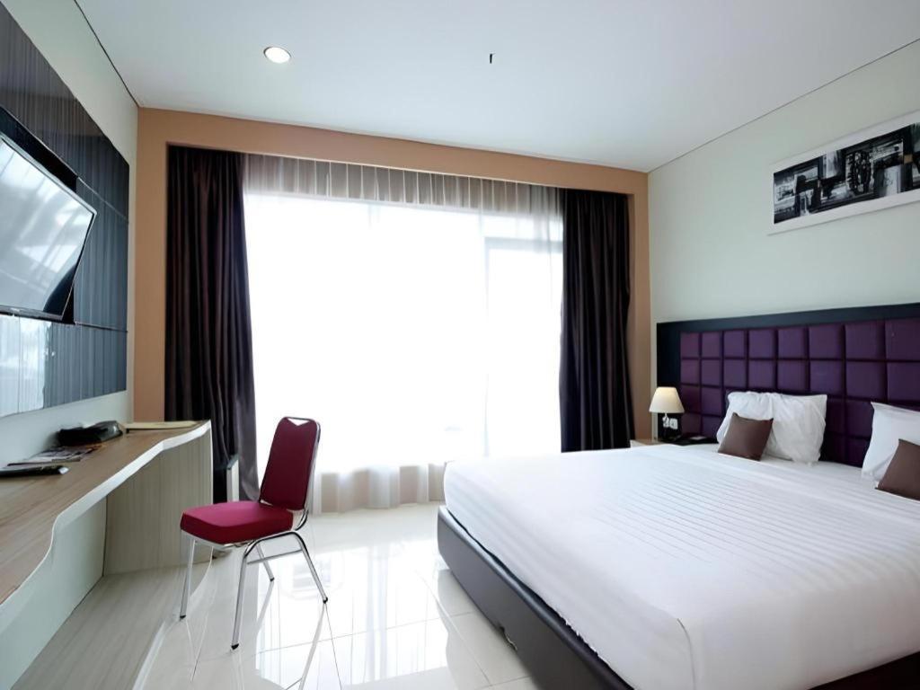 Asoka Luxury Hotel Bandar Lampung Exteriör bild
