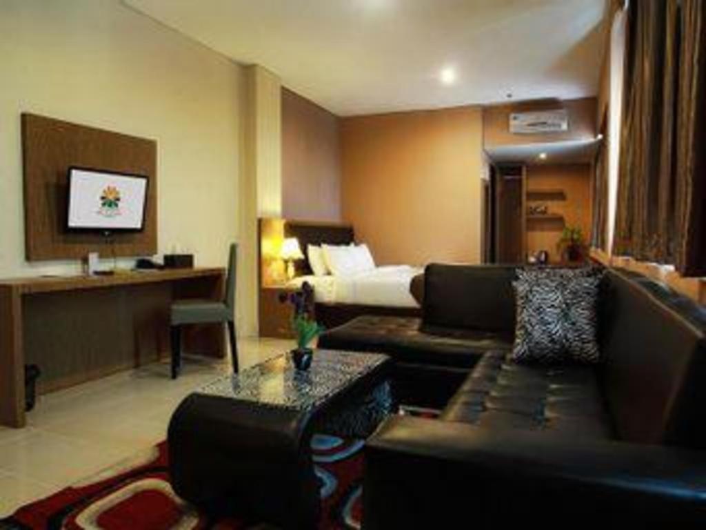 Asoka Luxury Hotel Bandar Lampung Exteriör bild