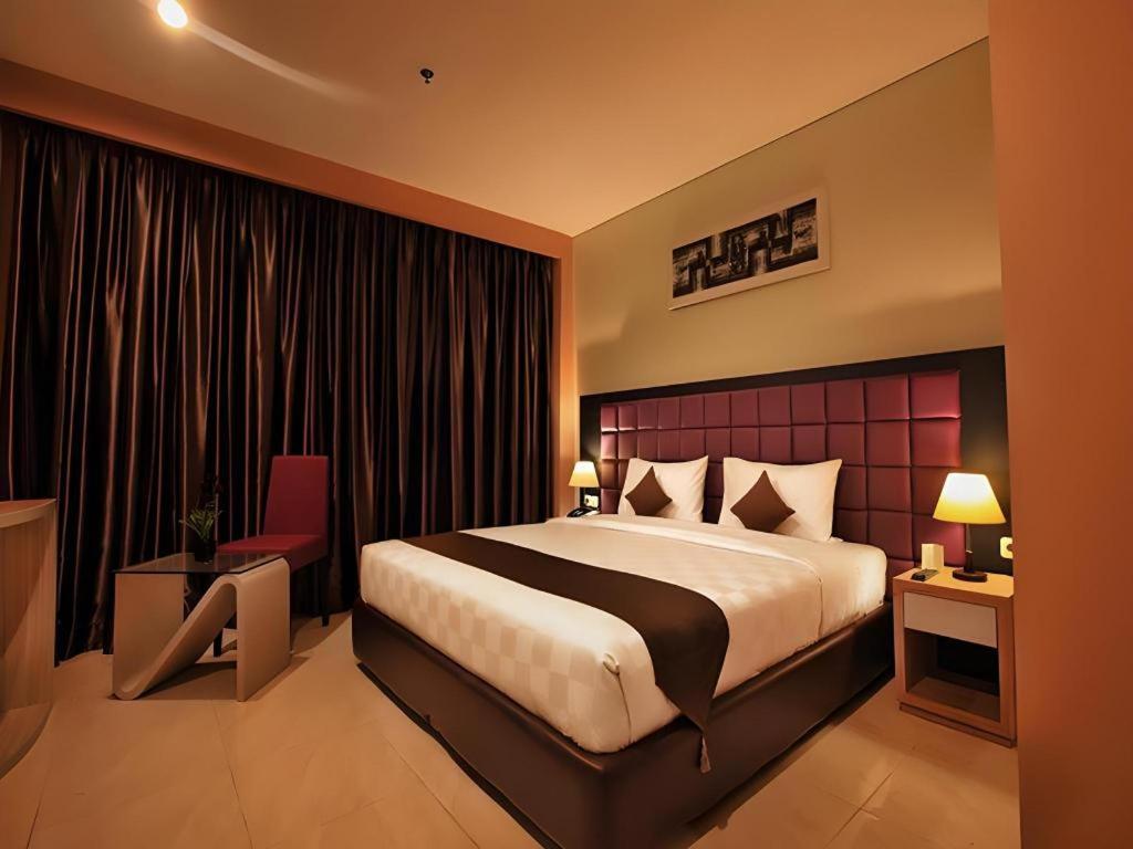 Asoka Luxury Hotel Bandar Lampung Exteriör bild