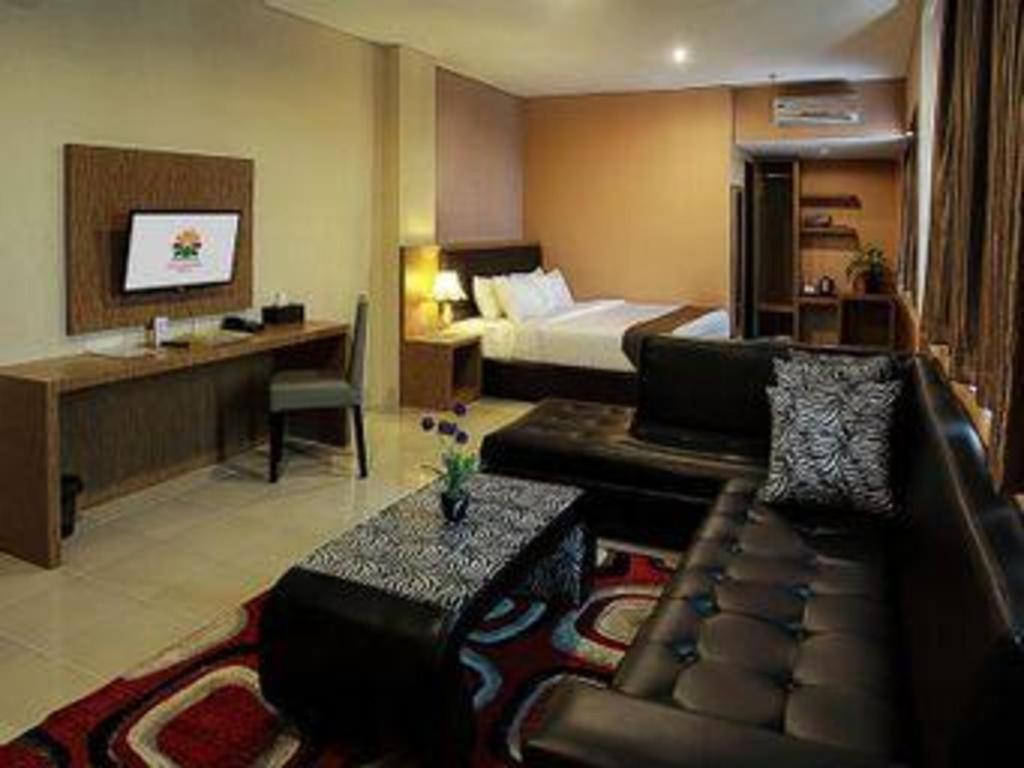 Asoka Luxury Hotel Bandar Lampung Exteriör bild