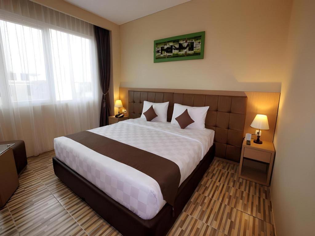 Asoka Luxury Hotel Bandar Lampung Exteriör bild
