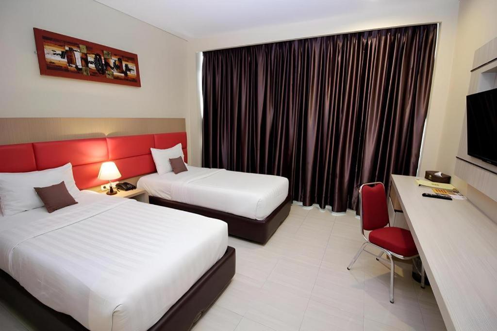 Asoka Luxury Hotel Bandar Lampung Exteriör bild