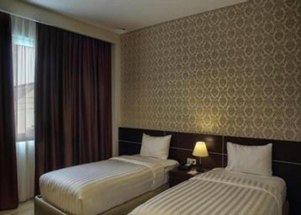 Asoka Luxury Hotel Bandar Lampung Exteriör bild