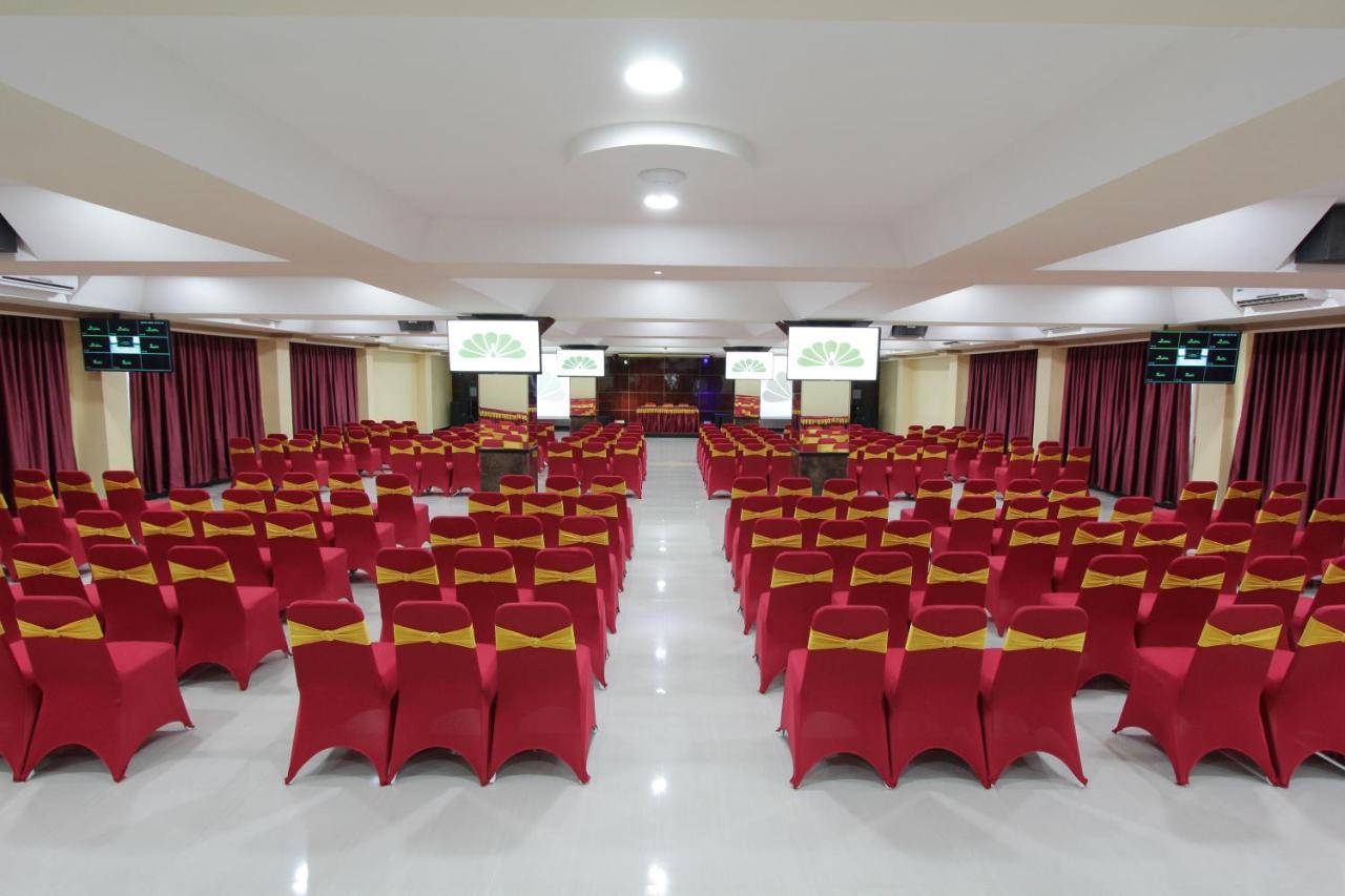 Asoka Luxury Hotel Bandar Lampung Exteriör bild